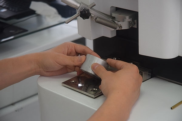 檢查標樣是否放平整 檢查標樣是否放平整